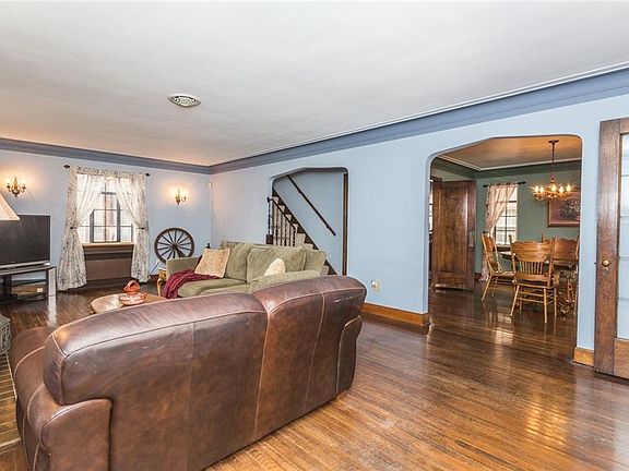 3rd image of 515 Mineola Ave