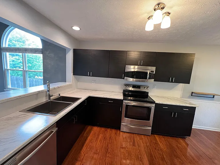 709 Smugglers Notch Dr — Photo 8