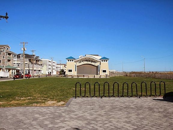 2nd image of 25 Jfk Blvd