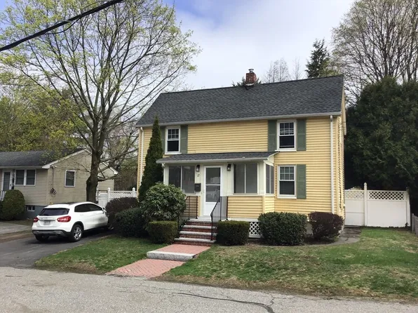 17 Grove St, Woburn, MA 01801