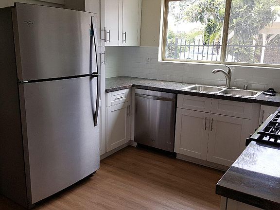kitchen with whirlpool SS appliances