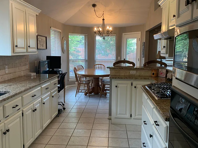4116 Mayfair Dr — Photo 10