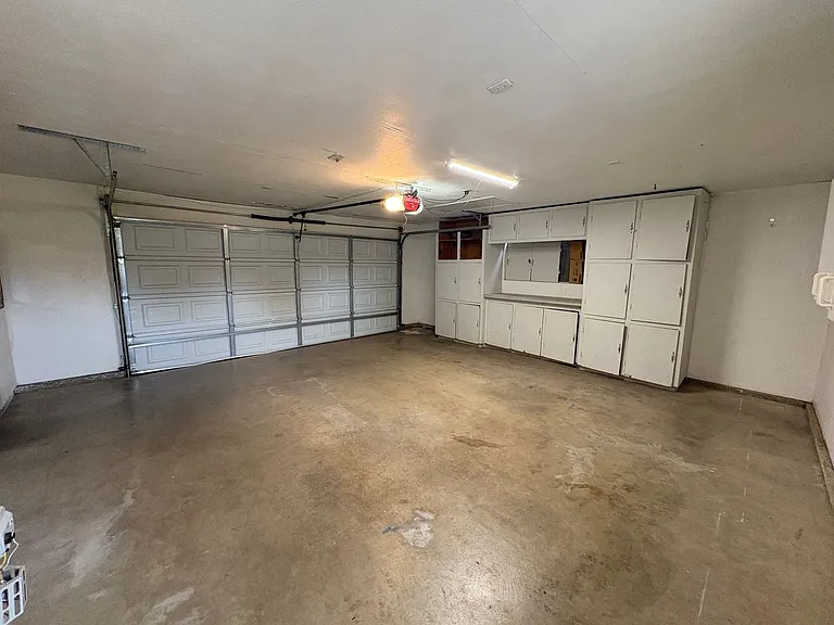 2232 E Paradise Ave — Photo 5