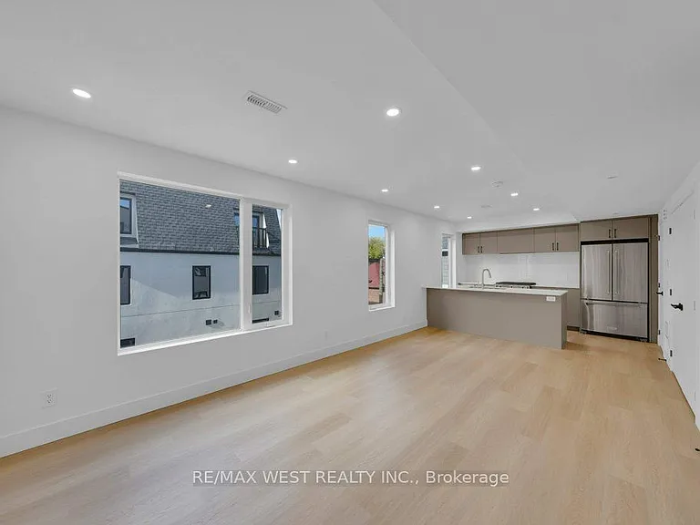 502 Atlas Ave #D — Photo 5