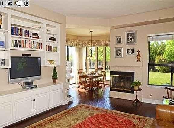3rd image of 13 La Vista Way