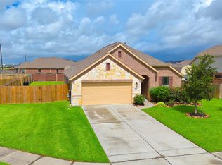 9107 Brett Ct, Mont Belvieu, TX 77523