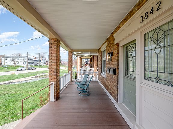 3rd image of 3842 Floral Ave Floor 2