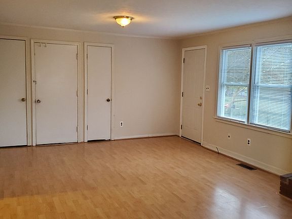 2nd image of 801 Nutwood St