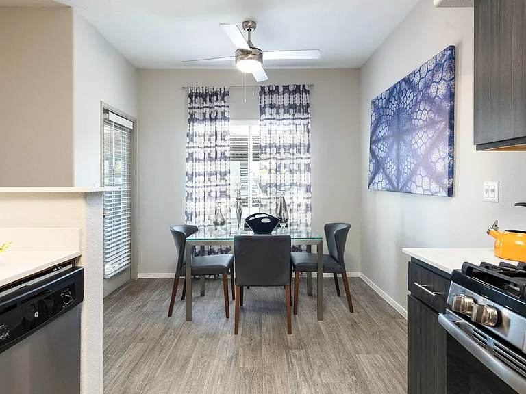 Remington Canyon Apartments — Photo 5
