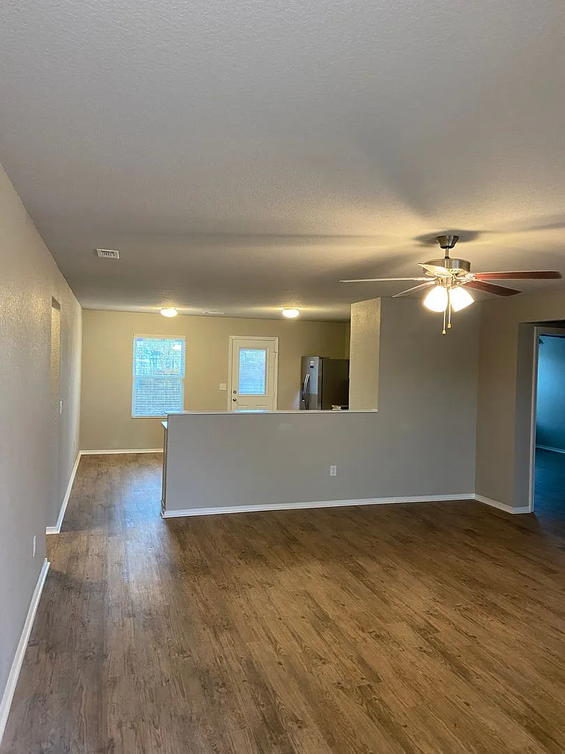Pre-Leasing Now! Your Spacious 4-Bedroom, 2-Bath Home Awaits in Conway — Photo 4