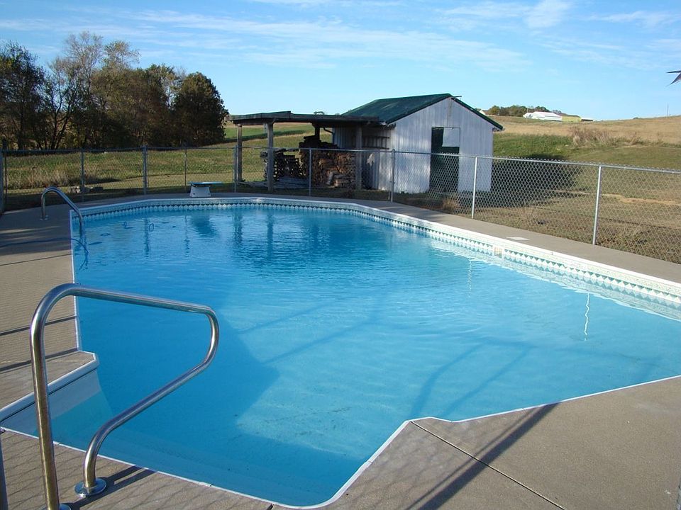 2nd image of 3951 S Pine Ridge Rd