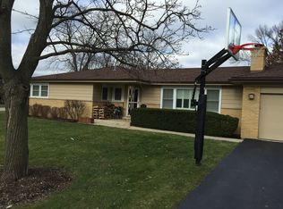 1503 Huntington Dr, Glenview, IL 60025