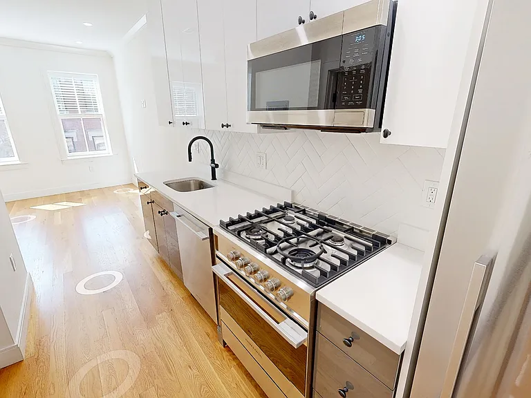 53 Joy St #8 — Photo 1