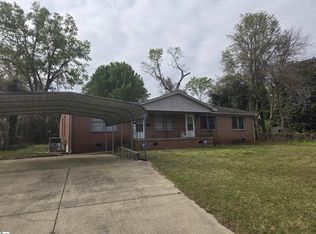401 W Pitts St, Clinton, SC 29325