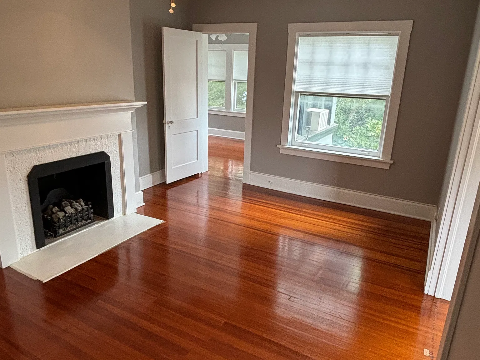 119 E 3rd St — Photo 3