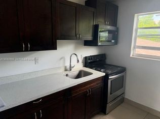 1045 SW 4th St APT 5, Miami, FL 33130