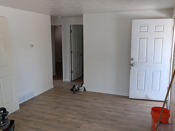 3rd image of 3187 W Center Ave