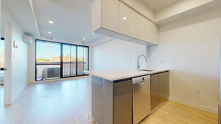 Rented by Bond New York | media 6