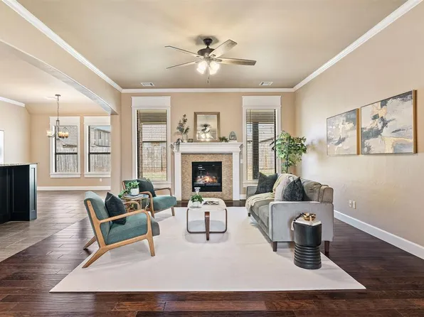 1113 Lindsey Ln, Moore, OK 73160