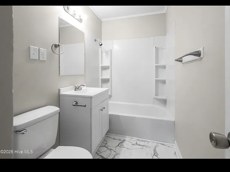 300 Starling St — Photo 1