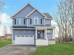 46 Lake Rd, Salisbury Mills, NY 12577