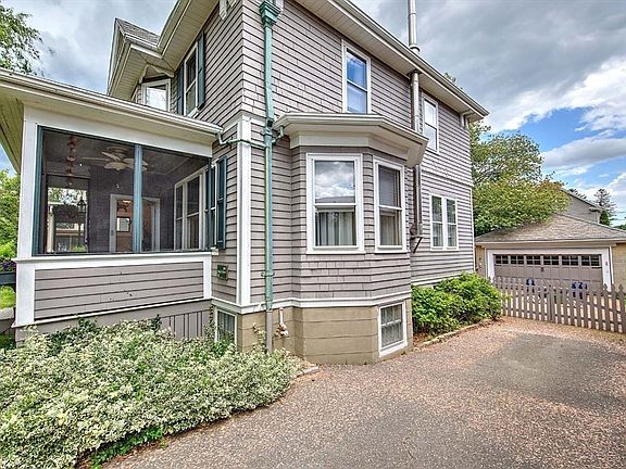 3rd image of 24 Hussey St