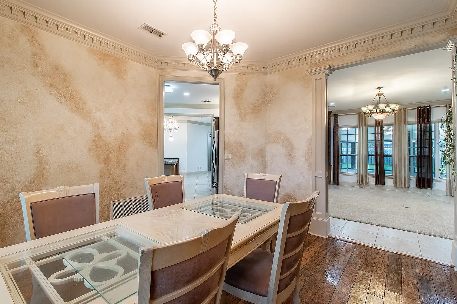 4 bed, 2.5 bath, 3010 sqft, $3,295 — Photo 3