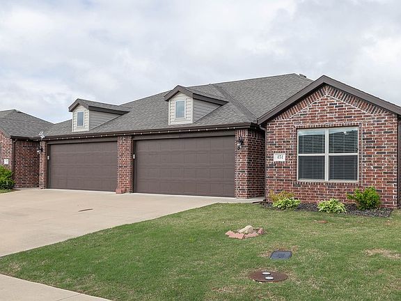 2nd image of 451-453 Barbet Dr