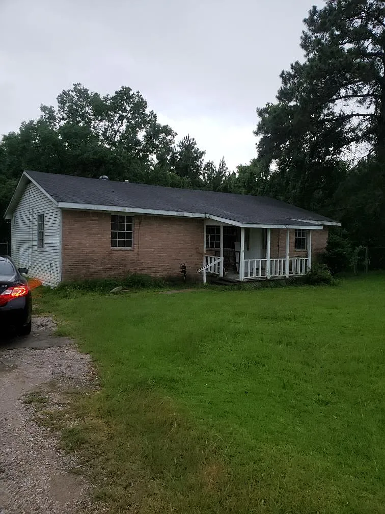 2 bed, 1200 sqft, $1,300 — Photo 2