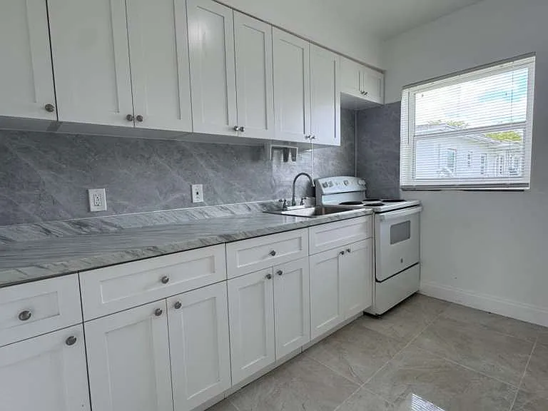 9380 NW 14th Ave #24 — Photo 4