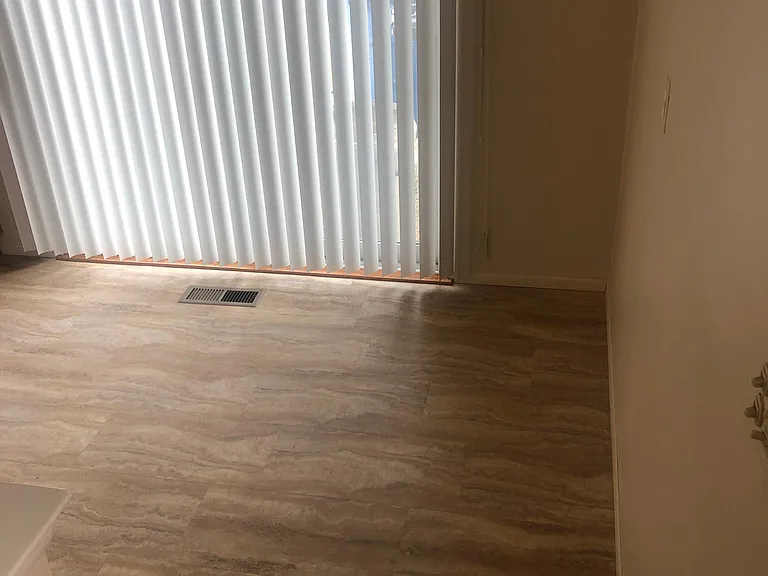 35138 Sansburn St — Photo 10