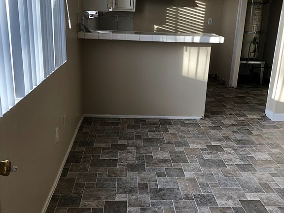 5th image of 1004 Water St APT D