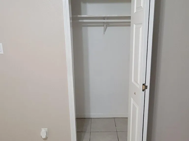 1308 Green Ave — Photo 8