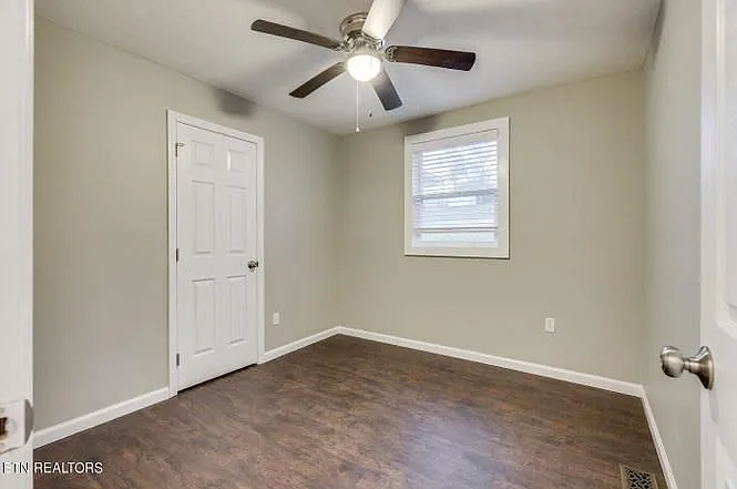 1724 Boone Cir — Photo 23