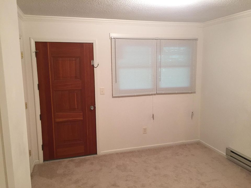 1st image of 115 Oakleaf Dr #1