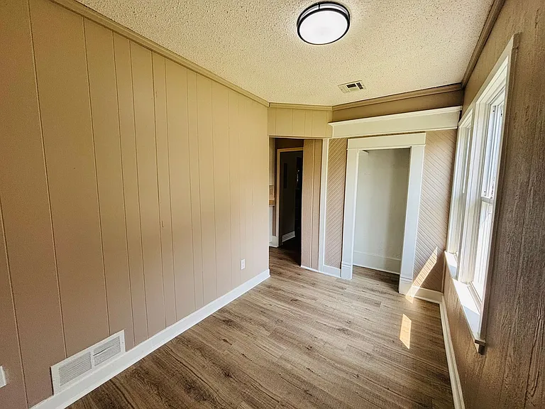 404 N Georgie Ave — Photo 9