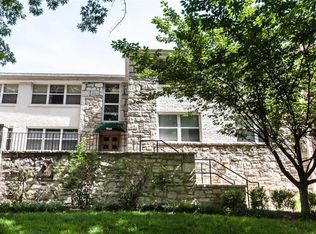 7569 Buckingham Dr, Saint Louis, MO 63105