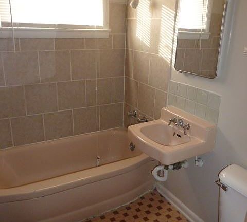 5th image of 5555 N Teutonia Ave APT 1