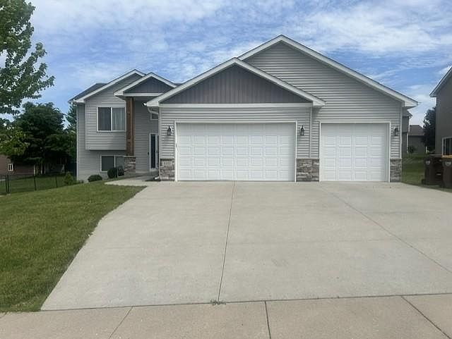 1st image of 1107 Tikalsky St SE