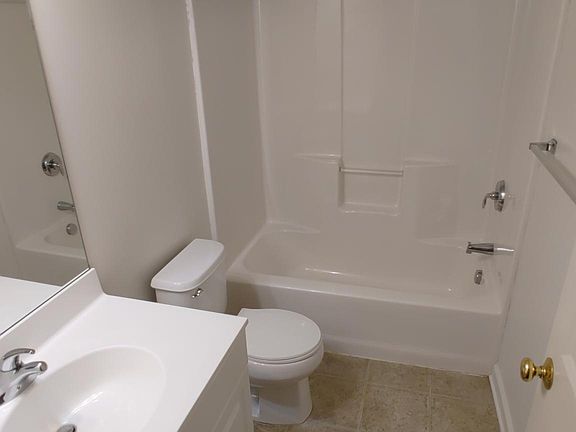3rd image of 3250 Fairfield Ave APT 133