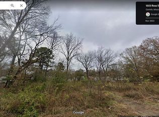 1305 Ross St, Corinth, MS 38834