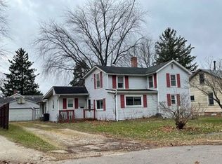 318 W 2nd St, Sandwich, IL 60548