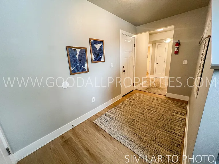 610 NE Hunter Dr — Photo 7