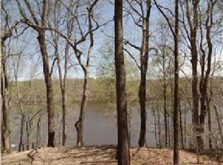 102 Huffman Park Rd, Lynchburg, TN 37352