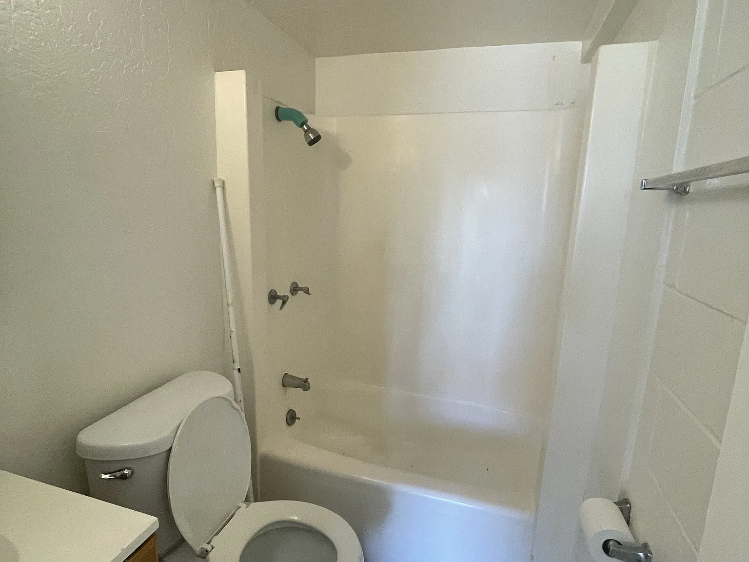 1881 Kapiolani Blvd. - 301A — Photo 2