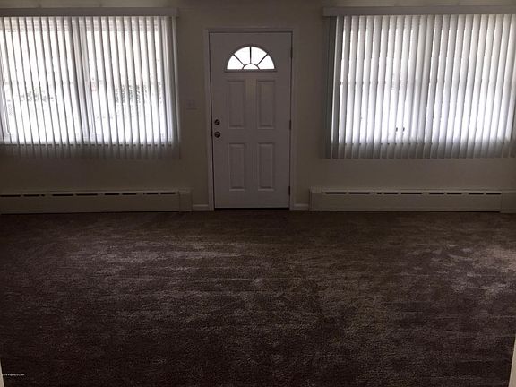 4th image of 109 Kossack St #1