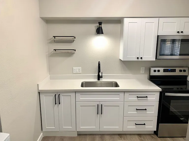 5740 N 10th St #9 — Photo 9