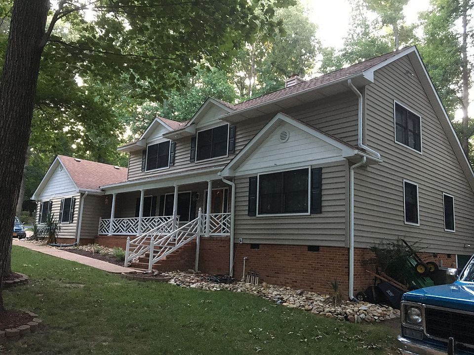 1st image of 136 Kingspoint Dr
