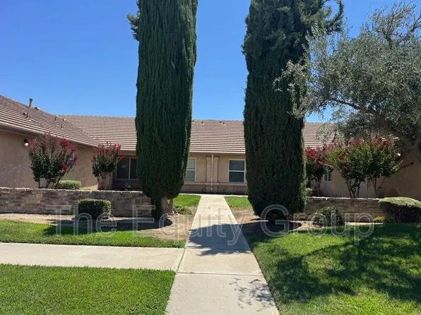 2824 N County Center St, Visalia, CA 93291