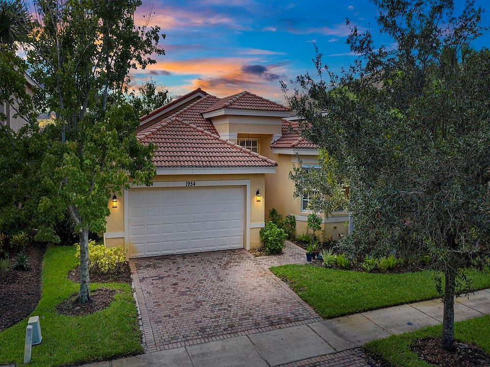 1st image of 1954 Grey Falcon Cir SW